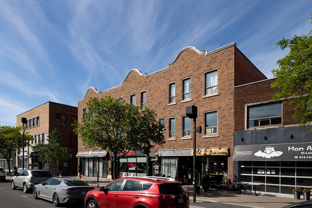 735-759 Décarie Boul in Montréal, QC - Building Photo