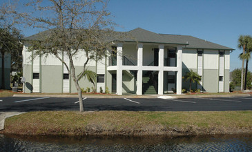 Emerald Park Condominiums in Melbourne, FL - Building Photo - Building Photo