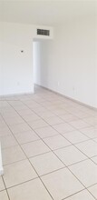 1851 NE 168th St in North Miami Beach, FL - Building Photo - Building Photo