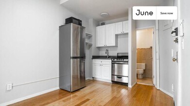 439 W 48th St in New York, NY - Foto de edificio - Building Photo