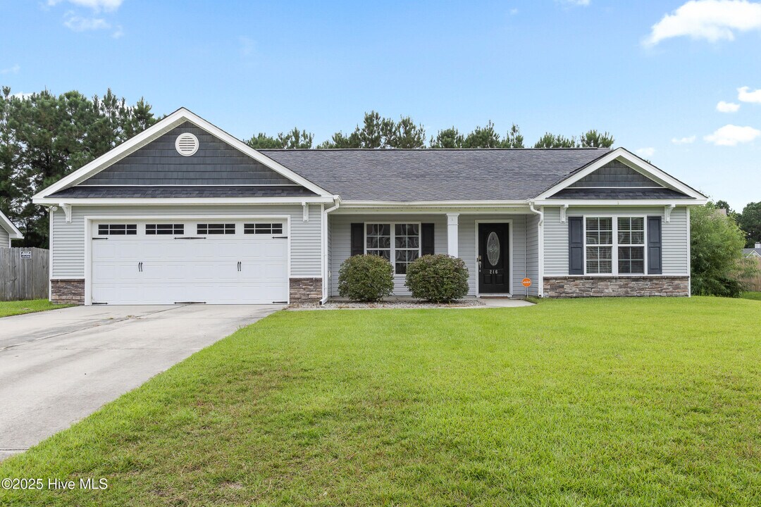 216 Jasmine Ln in Jacksonville, NC - Building Photo