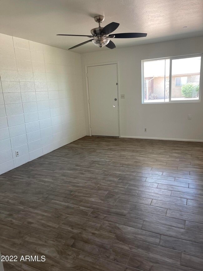 5233 E University Dr in Mesa, AZ - Building Photo - Building Photo