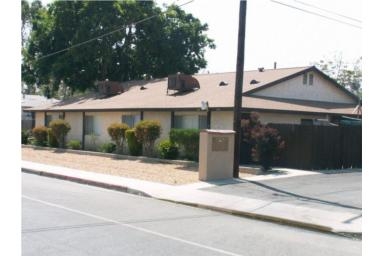 668-674 E Main St in San Jacinto, CA - Building Photo