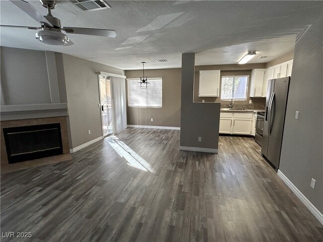 6873 Tamarus St in Las Vegas, NV - Foto de edificio - Building Photo