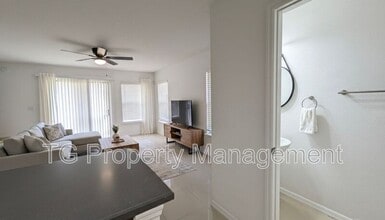 10672 Academy Park Dr in Jacksonville, FL - Building Photo - Building Photo