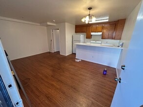 714 E Elk Ave in Glendale, CA - Foto de edificio - Building Photo