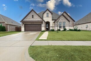209 Chesapeake Dr in Forney, TX - Building Photo