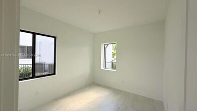 19700 NE 14th Ave in Miami, FL - Building Photo - Building Photo