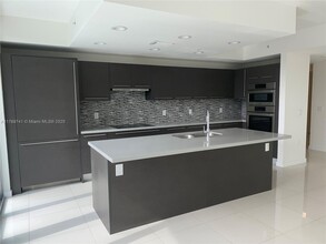 7825 NW 107th Ave, Unit 205 in Doral, FL - Building Photo - Building Photo