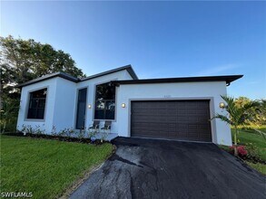 4320 30th Ave SE in Naples, FL - Building Photo - Building Photo