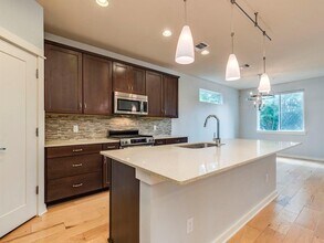 4006 Valley View Rd in Austin, TX - Building Photo - Building Photo