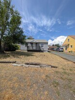 1912 Laurel St in Klamath Falls, OR - Building Photo