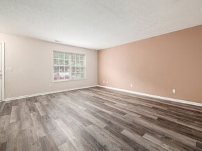 Post Woods in Reynoldsburg, OH - Foto de edificio - Building Photo