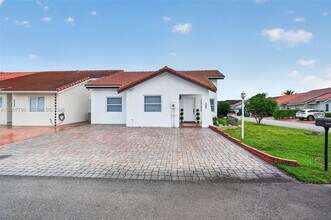 4530 SW 143rd Pl in Miami, FL - Building Photo - Building Photo