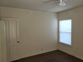 6834 Camrose Dr, Unit Camrose in Los Angeles, CA - Building Photo - Building Photo