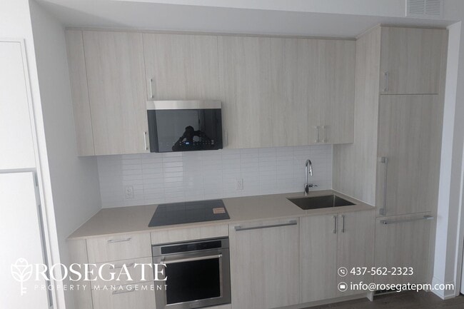3250 Carding Mill Trail in Oakville, ON - Building Photo - Building Photo