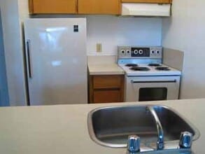 Sunset Park Apartments in Burnaby, BC - Building Photo - Building Photo