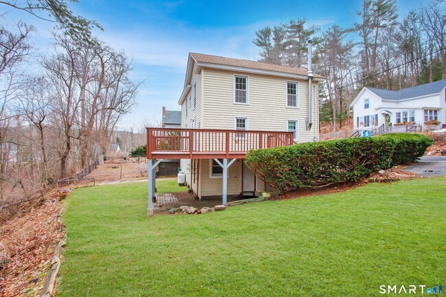 27 High St in New Hartford, CT - Building Photo - Building Photo