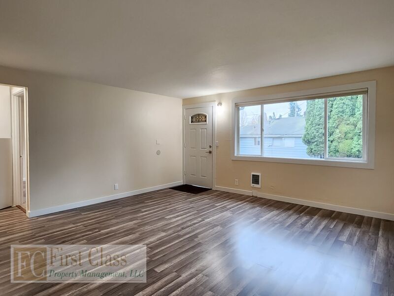 142 NW Bailey Ave in Hillsboro, OR - Building Photo