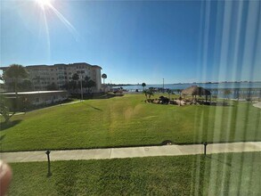 634 Edgewater Dr in Dunedin, FL - Building Photo - Building Photo