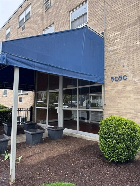 5050 Washington St in Boston, MA - Building Photo - Building Photo