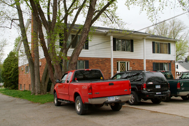 Carleton Manor Apartments in Carleton, MI - Building Photo - Building Photo