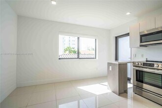 1971 Bay Dr in Miami Beach, FL - Building Photo - Building Photo
