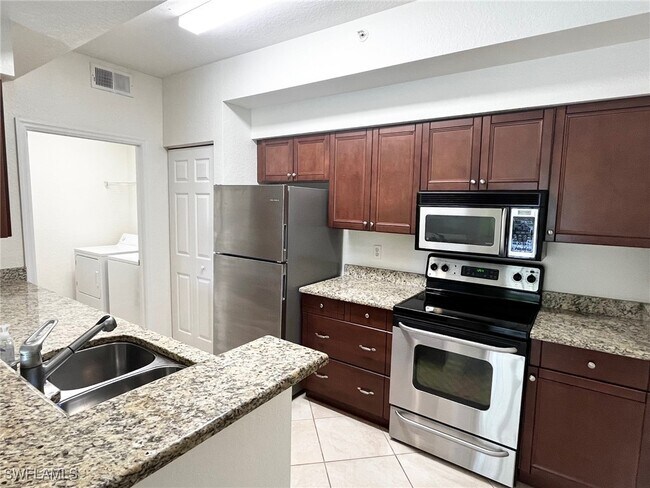 4710 St Croix Ln in Naples, FL - Building Photo - Building Photo