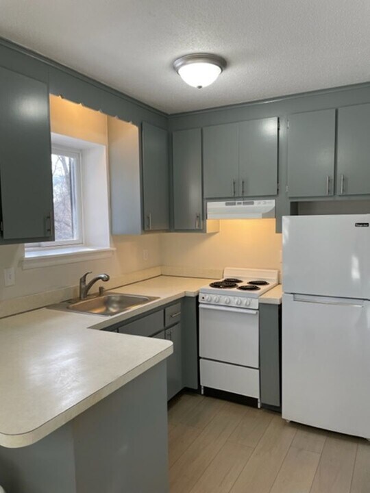 492 East St in Plainville, CT - Building Photo