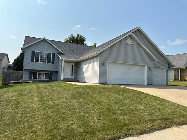6287 Fairway Dr NW in Rochester, MN - Building Photo