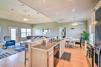 3229 Castle Dr in Port Bolivar, TX - Building Photo - Building Photo