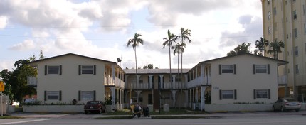 5200 Hollywood Blvd in Hollywood, FL - Building Photo - Building Photo