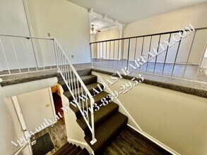 6127 Monrovia St in Shawnee, KS - Foto de edificio - Building Photo