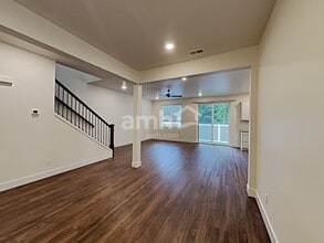 12401 83rd Ave E in Puyallup, WA - Foto de edificio - Building Photo