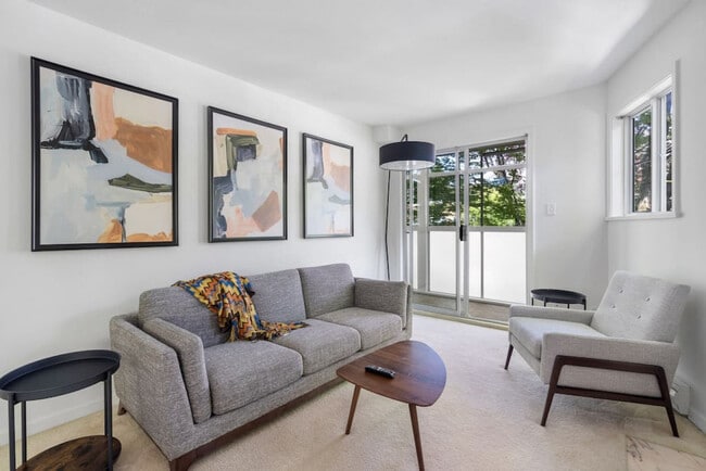 1126 W 11th Ave in Vancouver, BC - Building Photo - Building Photo