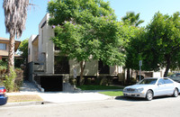 118 N Cedar St in Glendale, CA - Foto de edificio - Building Photo