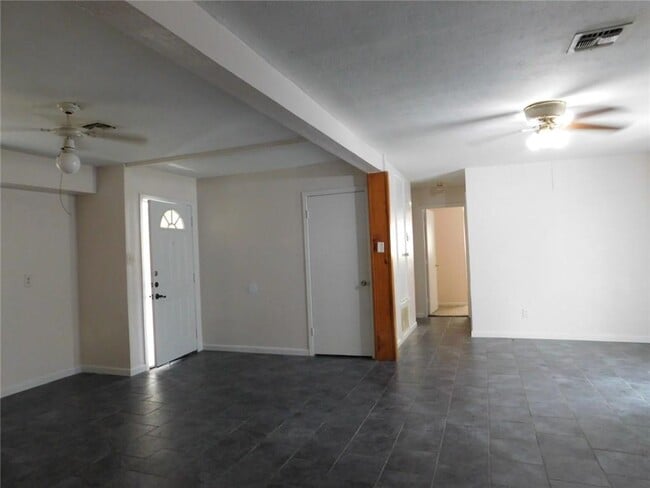 5417 Hitching Post Ln in Corpus Christi, TX - Building Photo - Building Photo