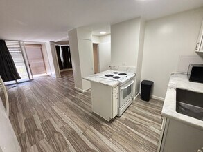 1535 Pensacola St in Honolulu, HI - Building Photo - Building Photo