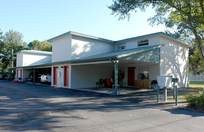 Glendale Court Apartments in Lakeland, FL - Building Photo - Building Photo