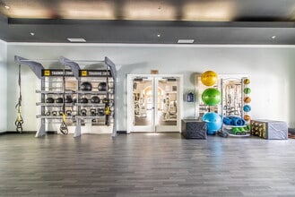 Santa Palmia at Palm Valley in San Jose, CA - Foto de edificio - Building Photo