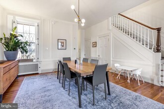 323 S 17th St in Philadelphia, PA - Building Photo - Building Photo