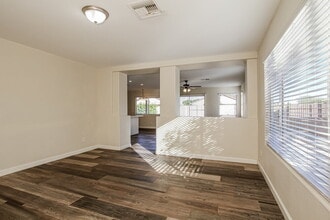 2902 W Irma Ln in Phoenix, AZ - Building Photo - Building Photo