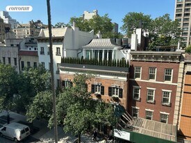 166 E 63rd St in New York, NY - Building Photo