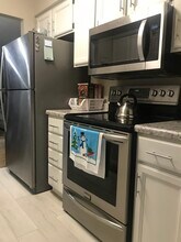 10092 Hideaway Cove in Aurora, OH - Foto de edificio - Building Photo