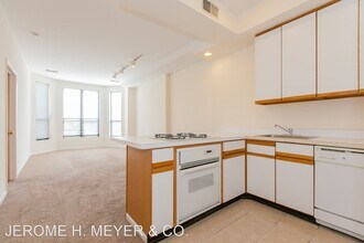 2260 N Clark St in Chicago, IL - Building Photo - Building Photo