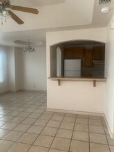 7123 Rosson Rd, Unit 7 in Laredo, TX - Building Photo - Building Photo