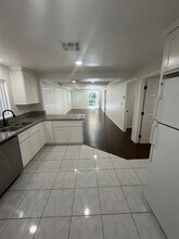 556 Mar Vista Ave-Unit -560 in Pasadena, CA - Foto de edificio - Building Photo