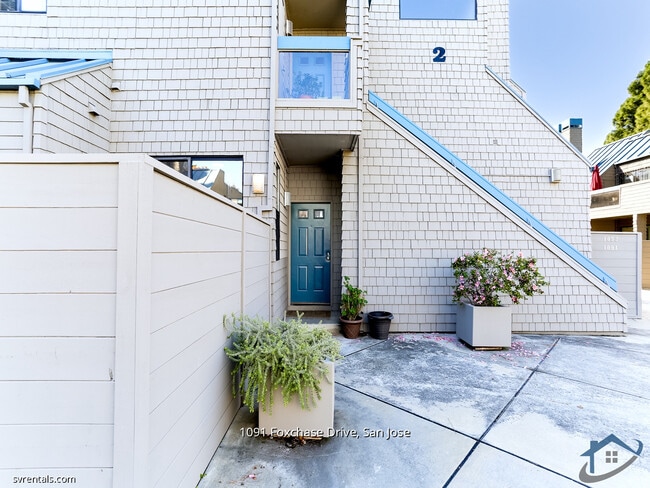 1091 Foxchase Dr in San Jose, CA - Building Photo - Building Photo