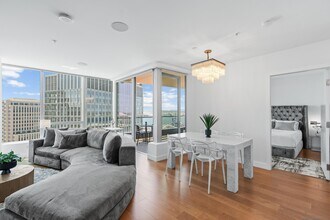 888 W E St in San Diego, CA - Foto de edificio - Building Photo