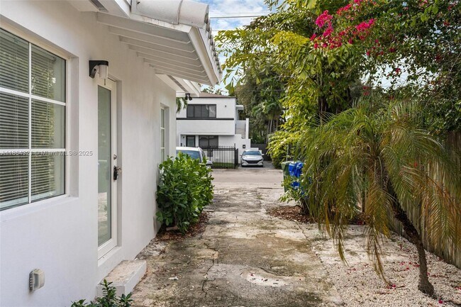 515 NE 67th St in Miami, FL - Building Photo - Building Photo